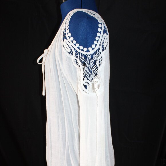 BY DESIGN Ivory Cold Shoulder Casual Blouse Shirt Top Size Medium - Picture 4 of 16